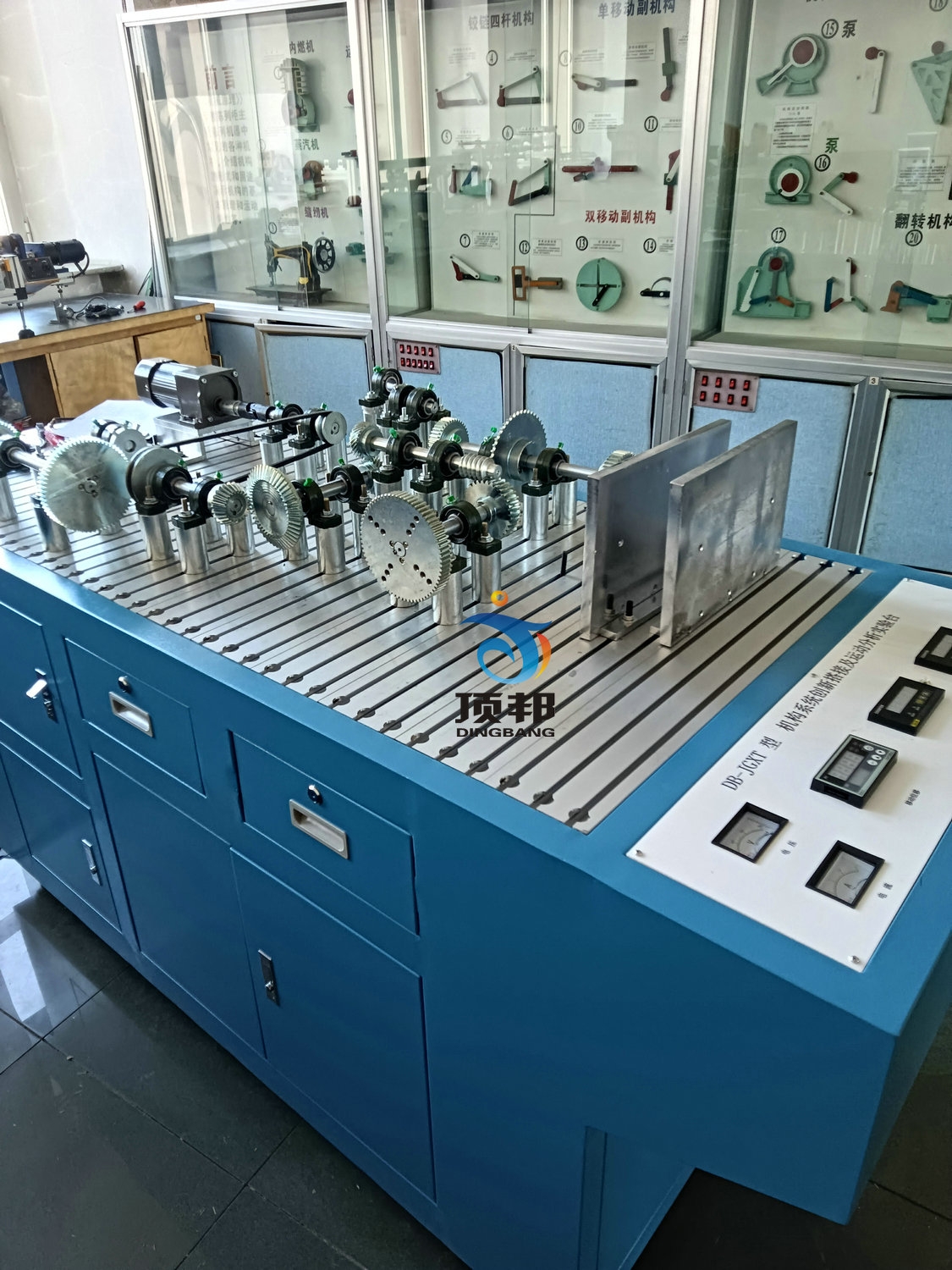 機(jī)構(gòu)系統(tǒng)創(chuàng)新搭接及運(yùn)動分析實(shí)驗(yàn)臺