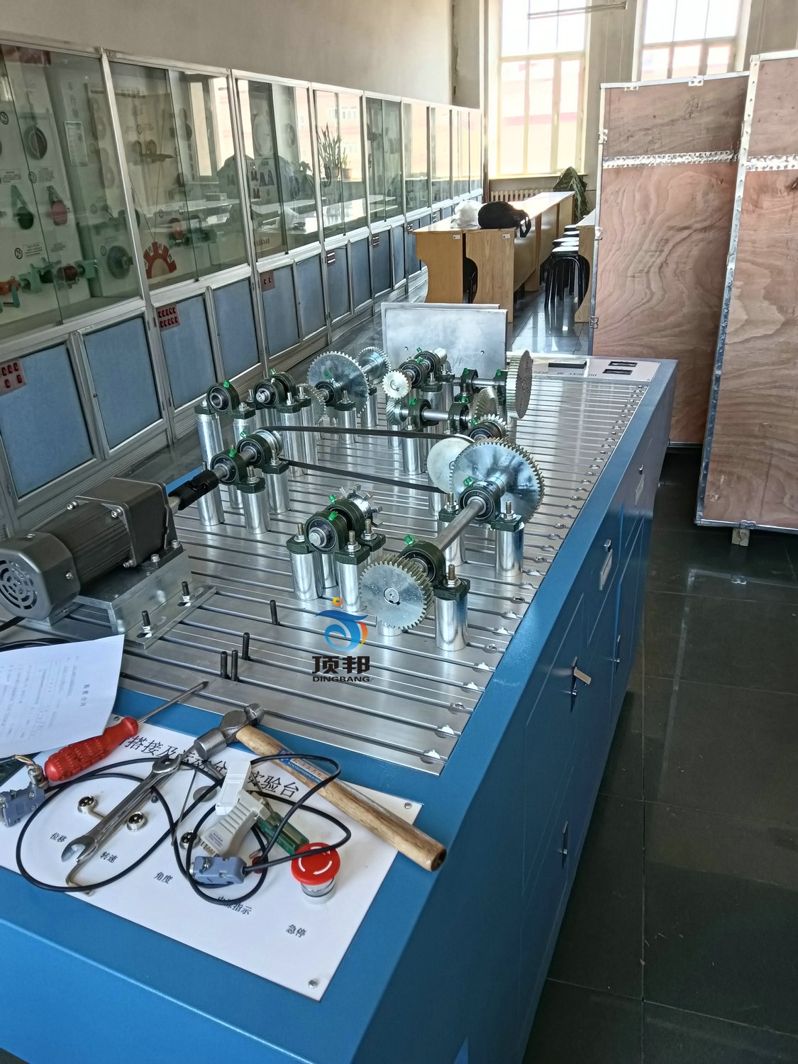 機(jī)構(gòu)系統(tǒng)創(chuàng)新搭接及運(yùn)動分析實(shí)驗(yàn)臺