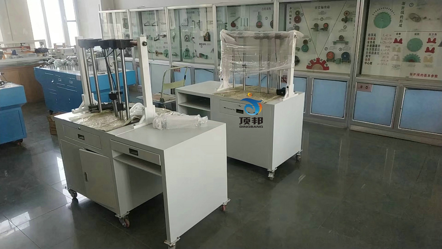 三維機(jī)構(gòu)創(chuàng)新綜合實(shí)驗(yàn)臺