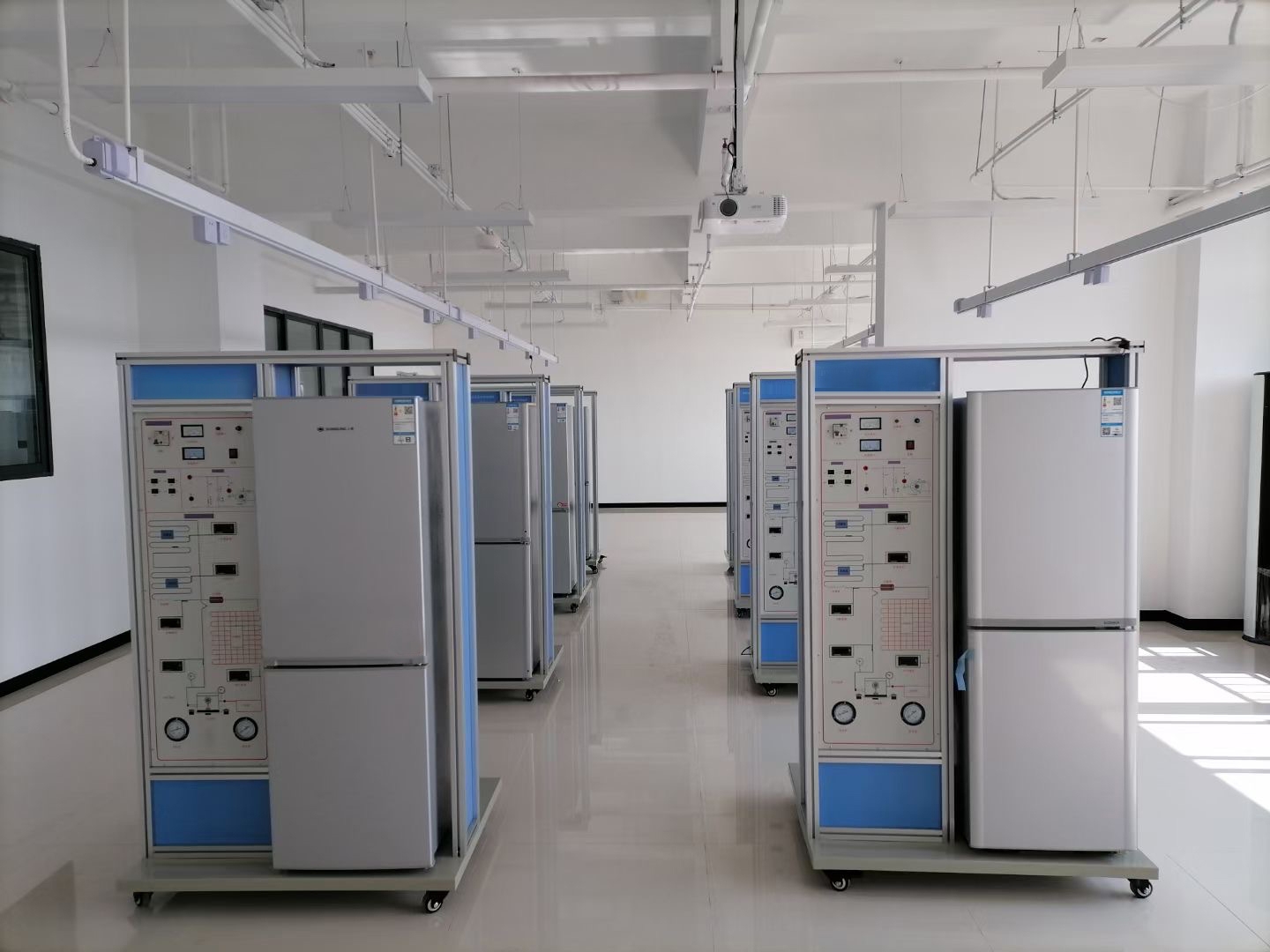 電冰箱制冷系統(tǒng)實(shí)訓(xùn)考核裝置