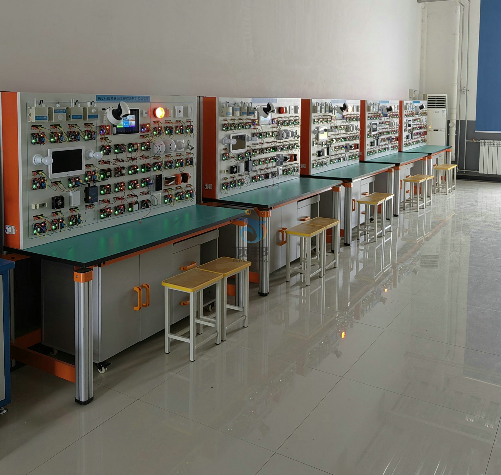 物聯(lián)網(wǎng)工程綜合應(yīng)用實訓(xùn)裝置