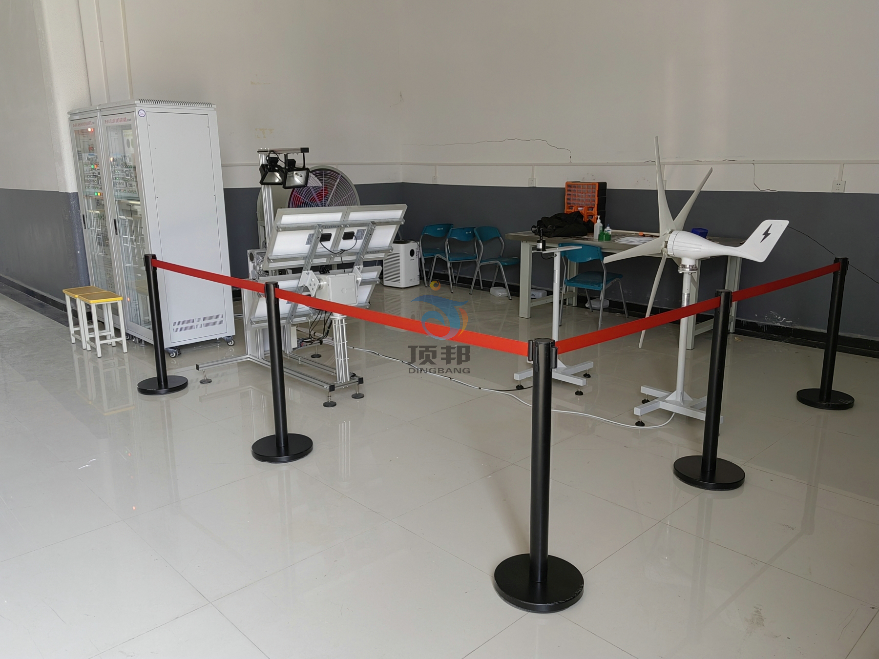 風(fēng)光互補發(fā)電系統(tǒng)實訓(xùn)裝置