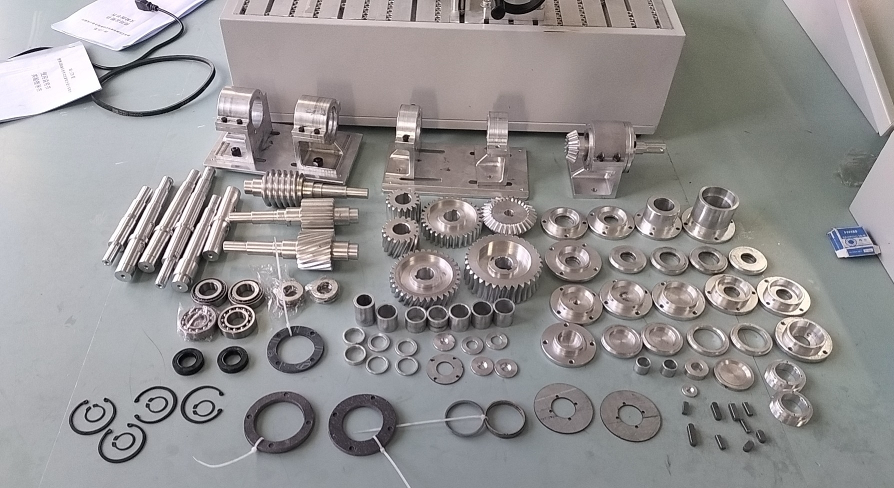 便攜式機械系統(tǒng)傳動創(chuàng)新組合設計實驗臺