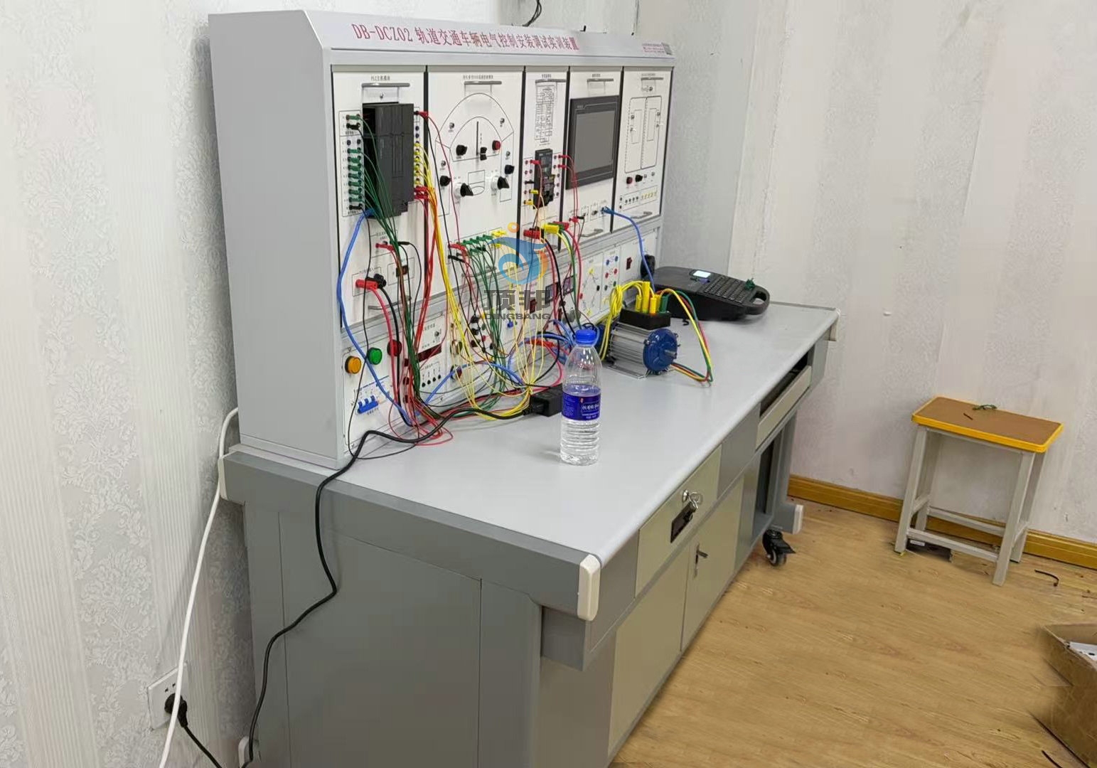 軌道交通車輛電氣控制安裝調(diào)試實訓(xùn)裝置